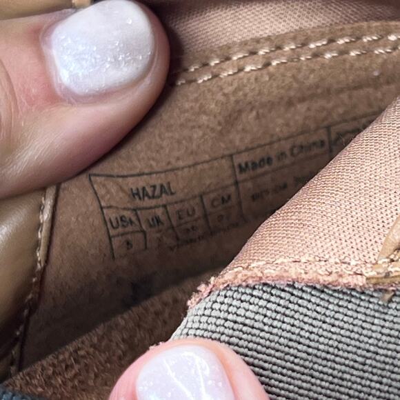 Vionic Hazal Wedge Suede Side Zip Ankle Boots Stone Women's 5 NWOB - Picture 8 of 9